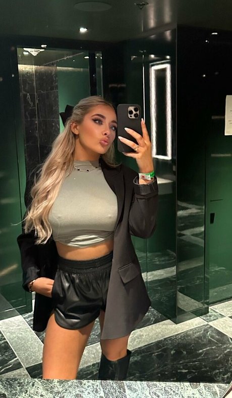 Saffron Barker star perfect pics