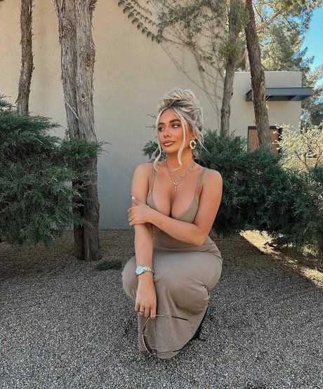 Saffron Barker hd pornstar images