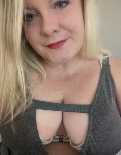 bbwbadnwild free model gallery