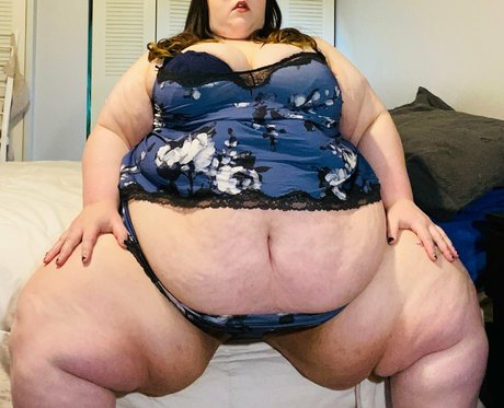 shellybobelly model sex pic