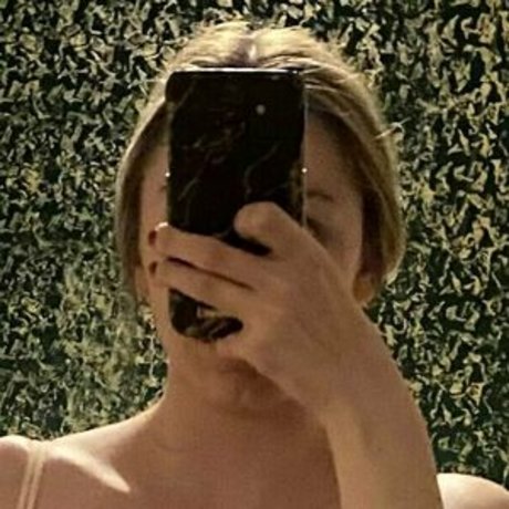 sinply me model pornographic pic