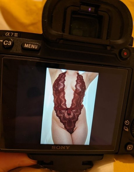 Elysia Griffin pretty pornstar img