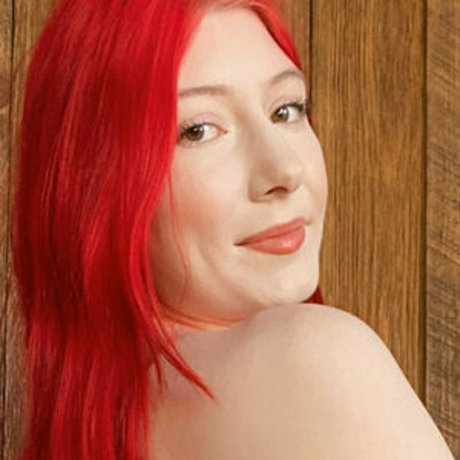 lucythornefree pretty actress img