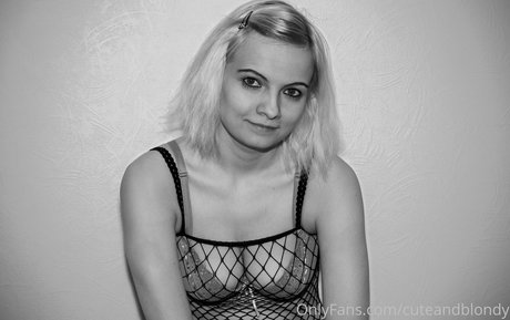 cuteandblondy perfect star img