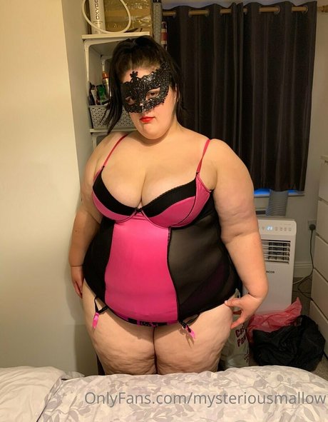 mysteriousmallow naked pornstar picture