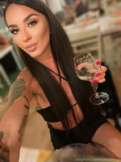 valeriamoxx nude pornstar pic