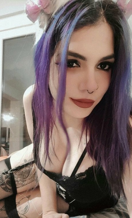 Megaptera model sexy picture