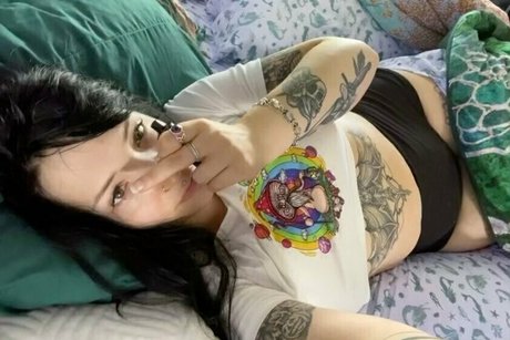 raeofgothiccsunshine erotic star picture
