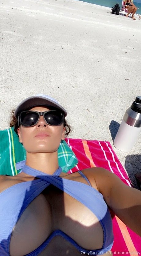 mandyrhea model pretty photo