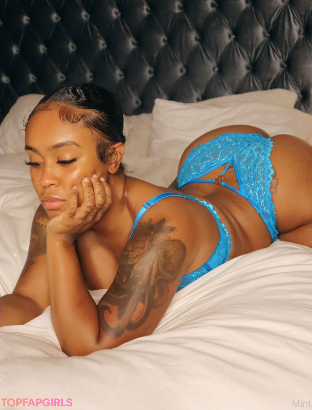 therealbombshell mint nice star pics