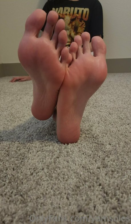 YamSoles star naked image