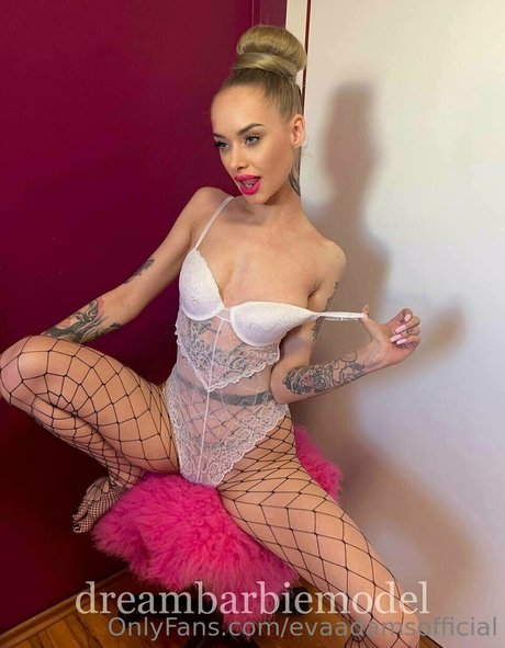 evaadamsofficial sexy actress pics