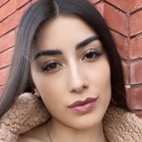 dela roo xxx model picture