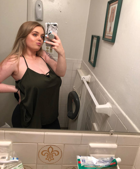 playwithtayyy sex star pic