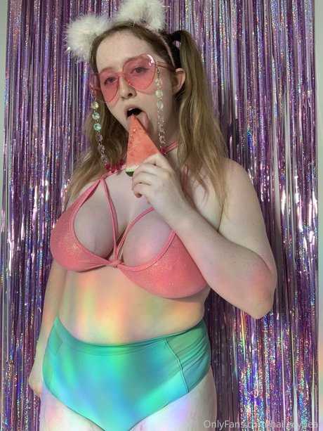 Haileeybear pornstar adult pics