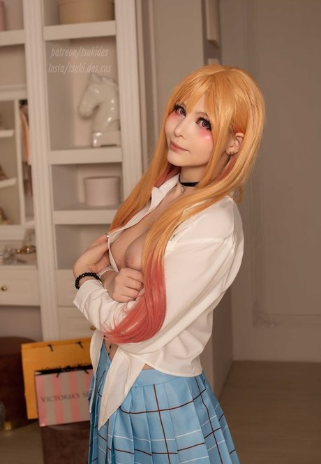 Tsuki Desu top actress picture