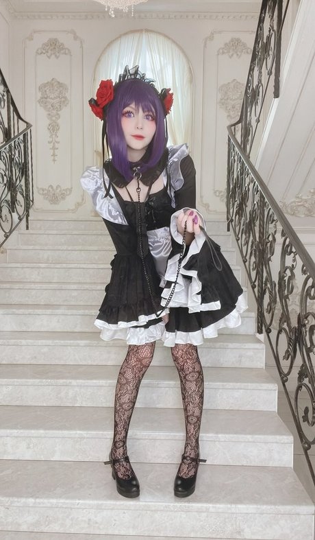 Tsuki Desu model pictures