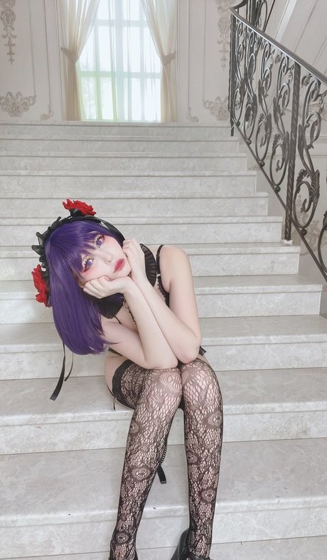 Tsuki Desu model free pics