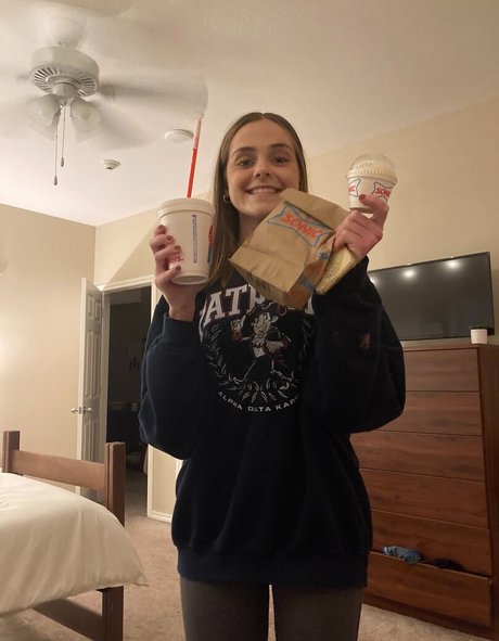 Lauren Mae pretty star img