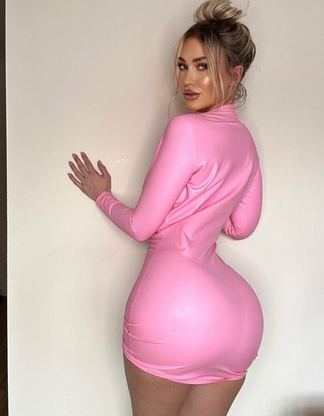 sophiereadeofficial pretty pornstar pictures