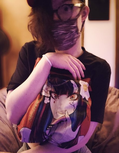 kaydeguts model top pic