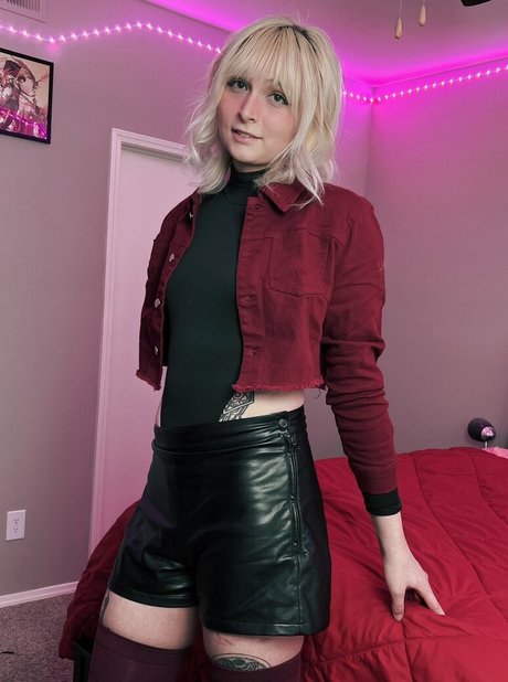 RoseWaltzEX nudes actress archive