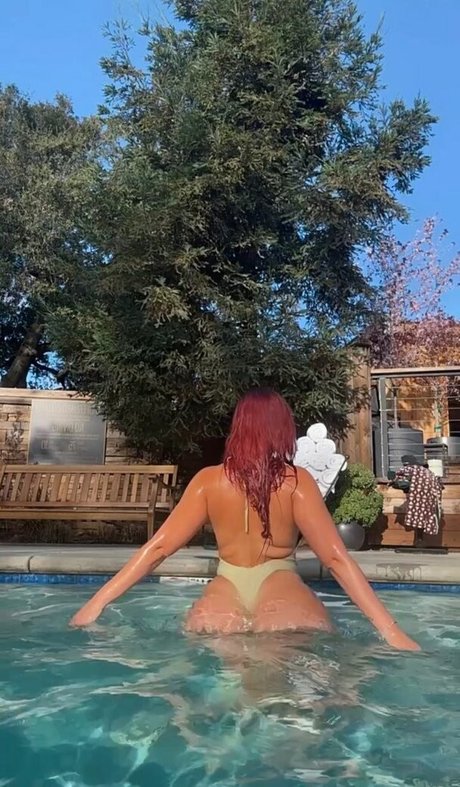 Yesjulz pornographic actress image