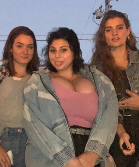 Caroline Casbon art model image