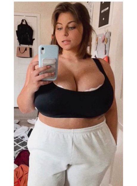 Caroline Casbon pornstar hd pics