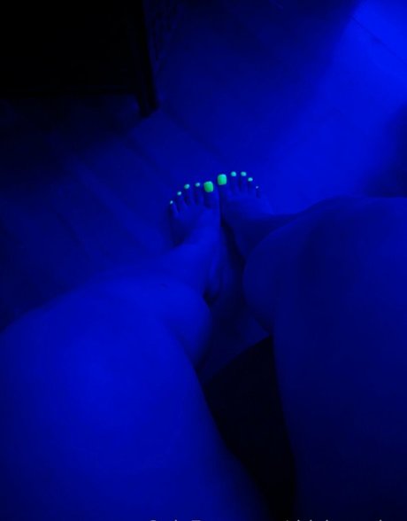 thickprsoles star naked gallery