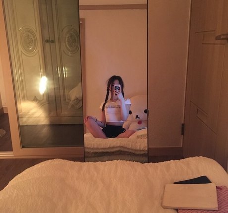 satanmate sexy model pictures