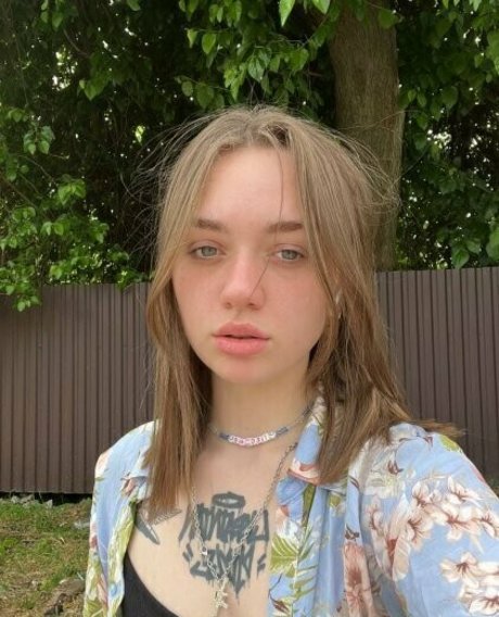 violetcherryy model free photo