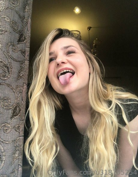 violetcherryy sexy star pic