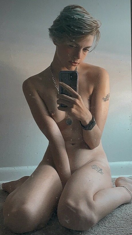 Dannygaypuppy model top photo