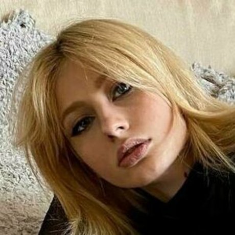 emmy almyy exclusive star photos