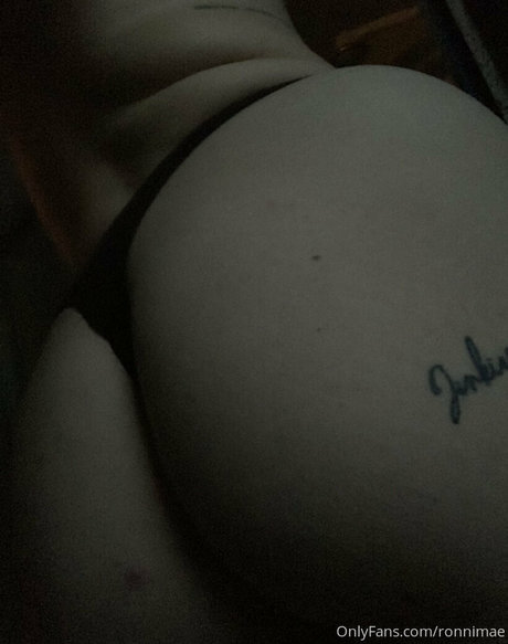ronnimae sexy actress image