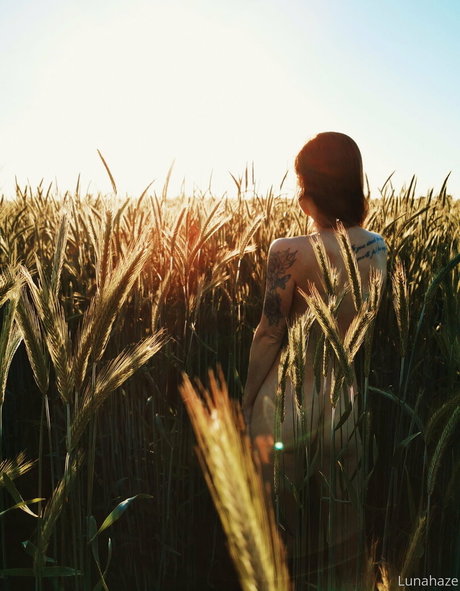 lunahaze hot actress galleries