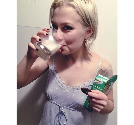 Phoebe Bridgers xxx model picture