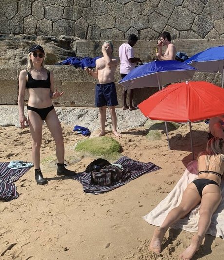 Phoebe Bridgers pornographic actress photos