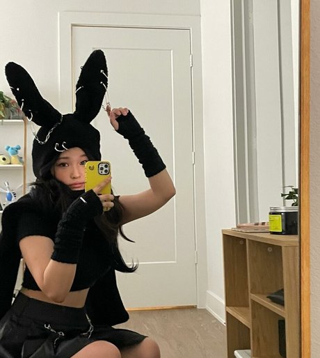 Kang Hee Yoon sexy star img