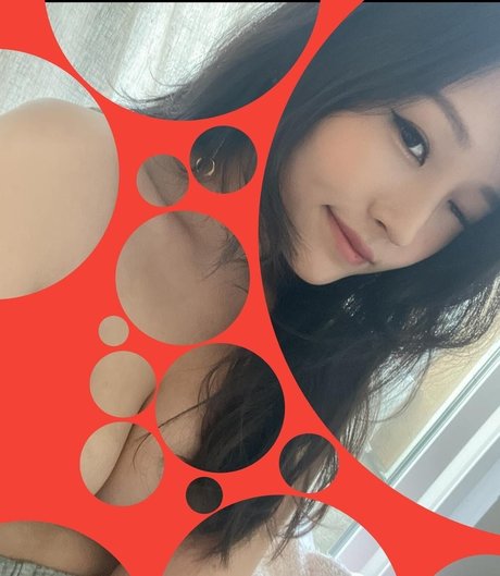 Kang Hee Yoon nude star pictures