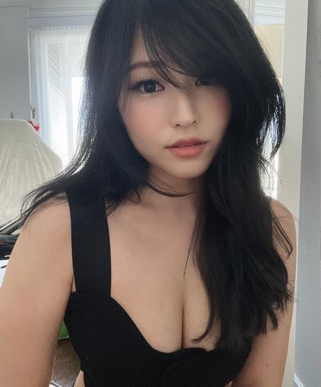 Kang Hee Yoon pornstar beautiful pic