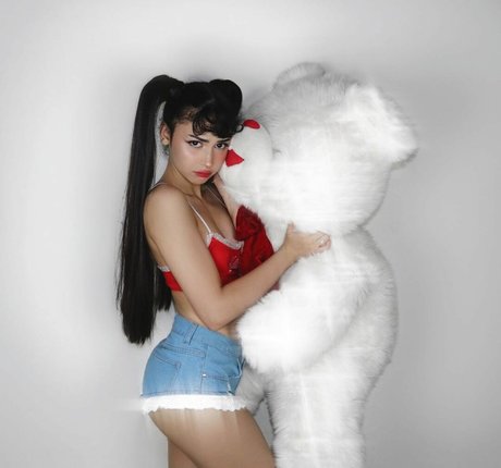 Ashleyrqe hot model galleries