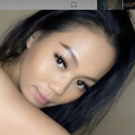 Iuhlean nudes model image