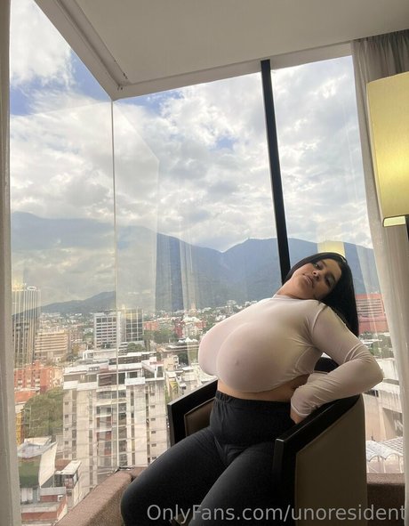 unoresident beautiful star pics