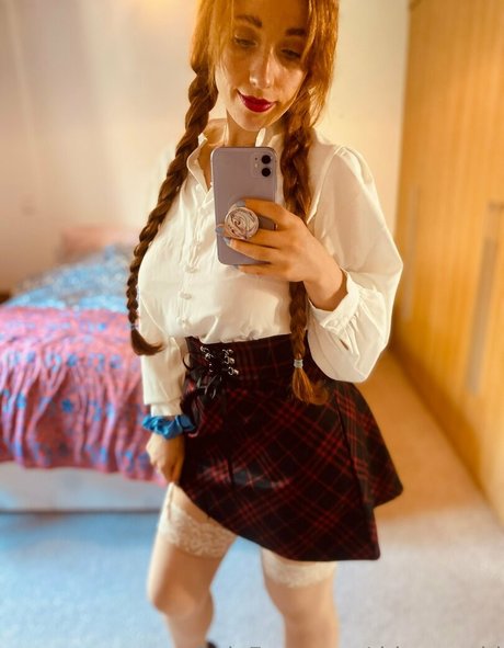 rawwbuns art actress gallery