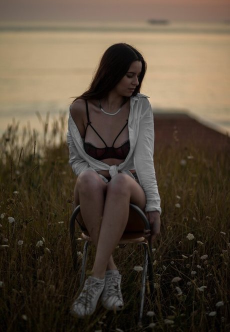 Beatriz Braz model sexy photos