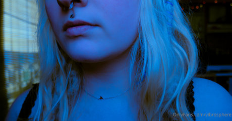 vibrosphere pretty model pic