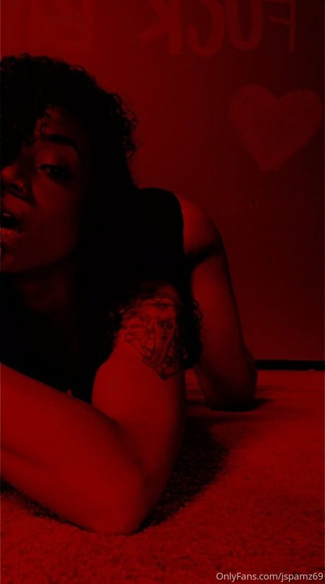 jspamz69 beautiful model img