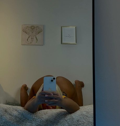 Rowena Violet sexy pornstar picture